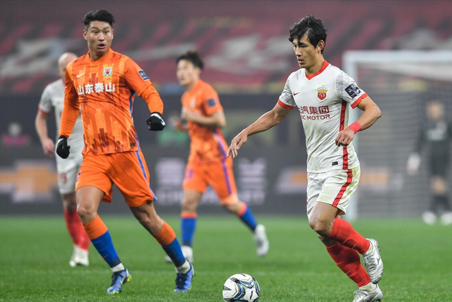 熊猫体育官网-集结日亚冠传出新动向；克里夫兰骑士官宣签约；管理层表态：赛场秩序良好；控场能力受关注(克利夫兰骑士阵容)